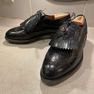 Foot-Joy Classic Leather Wingtip Golf Shoes (spikes). Vintage, includes shoetree